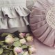 Poduszka lniana z szydełkową rozetą pudrowo - różowa