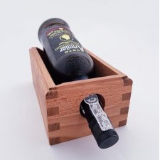 drewniany stojak na wino