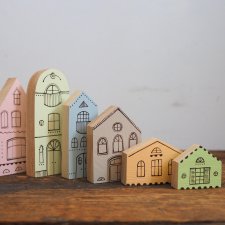 Komplet 6 szt - pastelowe domki drewniane ręcznie malowane