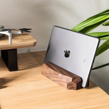Drewniany stojak na laptopa - regulowany, pionowy