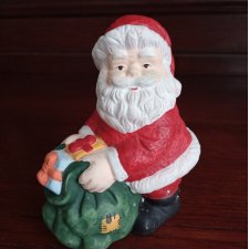 Figurka Mikołaj z workiem prezentów